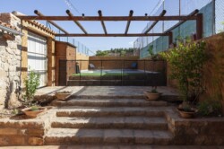 PISCINA CON VALLA PARA NIÑOS CON CIERRE DE SEGURIDAD.